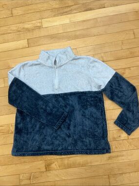 Woman’s Two-Tone Half-Zip Pullover Sweater - light gray and dark gray
